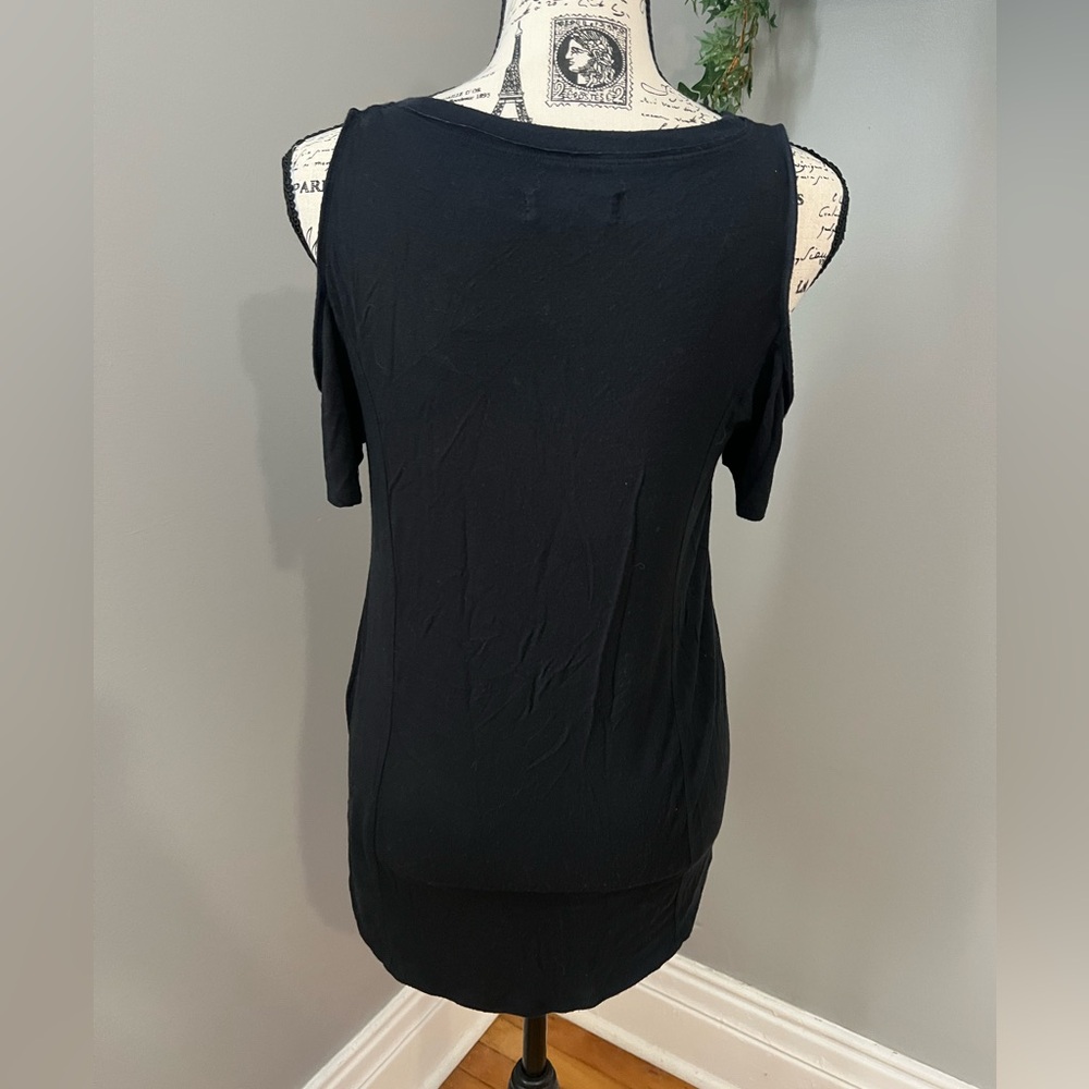 Hollister - Black Cold Shoulder Top - Picture 7 of 8